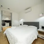 Cosy Urban Apartment *